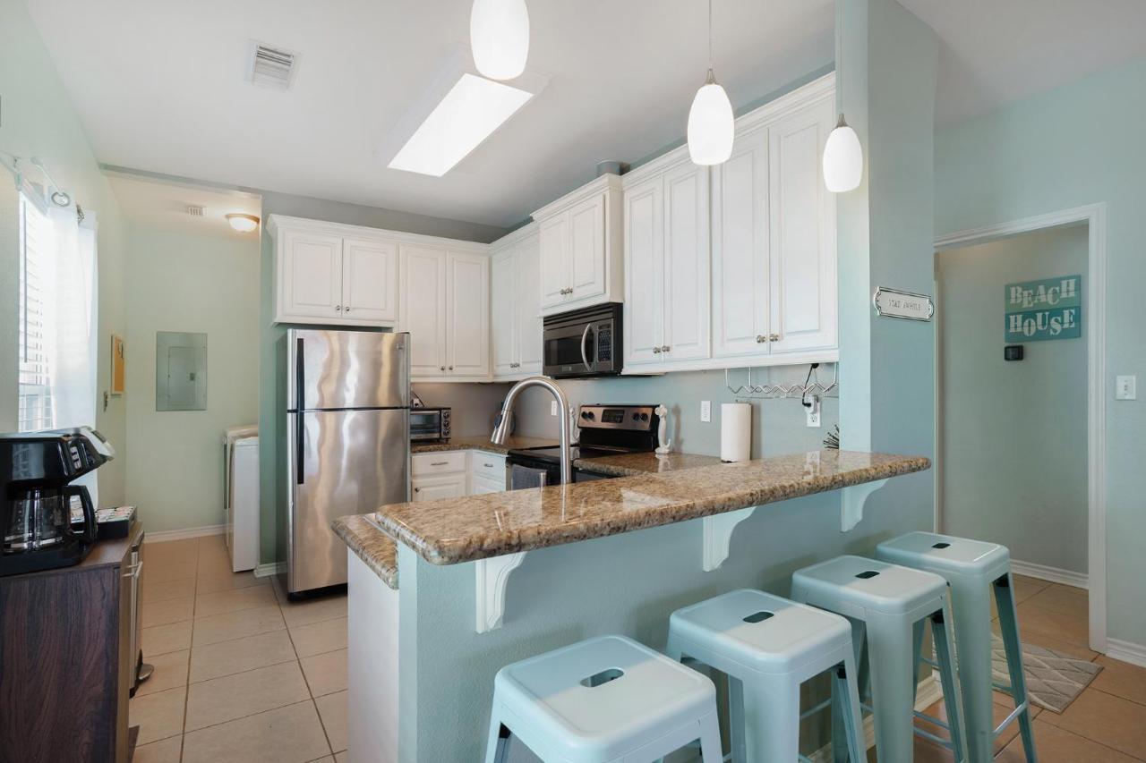 Sea Glass Cottage Crystal Beach Exterior photo